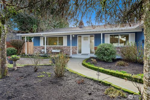 10535 Ne 196th St, Bothell, WA, 98011-2421 | Card Image