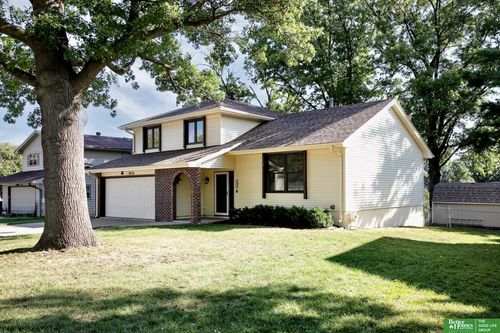 906 Chisholm Trl, Papillion, NE, 68046-3756 | Card Image