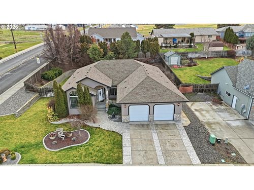 994 E Hurlburt Ave, Hermiston, OR, 97838-2578 | Card Image