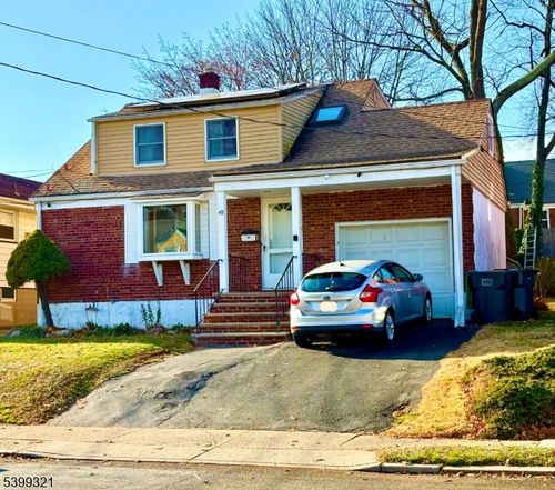 48 Sussex Rd, Bergenfield, NJ, 07621-4012 | Card Image