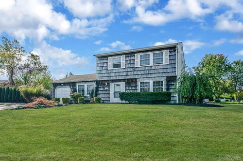 360 Woodside Ave, Bellport, NY, 11713-1128 | Card Image