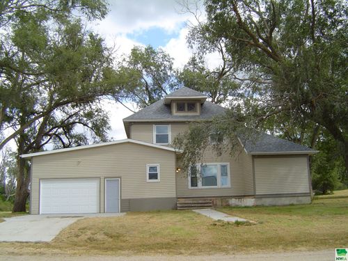 112 Central Ave, Hawarden, IA, 51023-2430 | Card Image