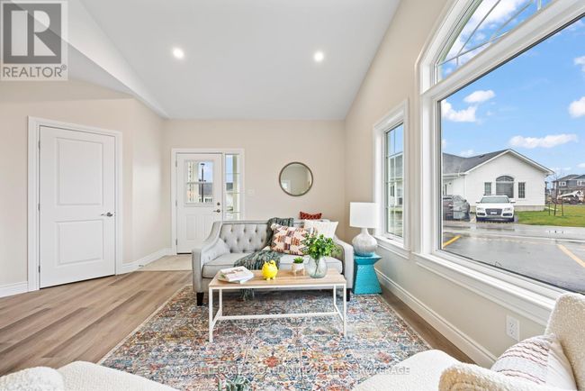 43 Carly Place, Townhouse with 2 bedrooms, 1 bathrooms and 1 parking in Loyalist (Amherstview) ON | Image 9