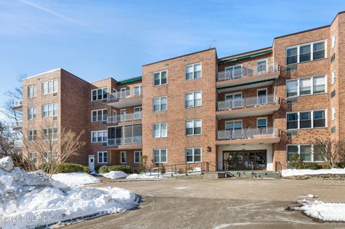 2c-3 Putnam Hl, Greenwich, CT, 06830-5785 | Card Image