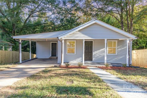 211 Putnam St, Shelby, NC, 28152-6535 | Card Image