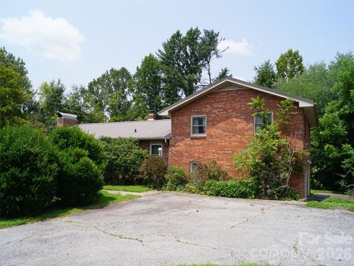887 Upward Rd, Flat Rock, NC, 28731-8748 | Card Image