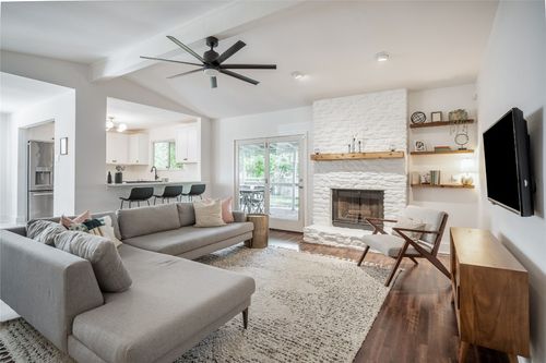 1900 Magazine St, Austin, TX, 78727-3239 | Card Image