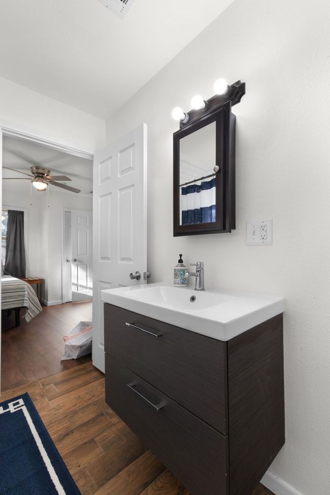 801 E Avenue C, House other with 4 bedrooms, 3 bathrooms and null parking in Lampasas TX | Image 29