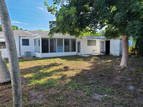 119 Se 10th St, Hallandale Beach, FL, 33009-7116 | Card Image