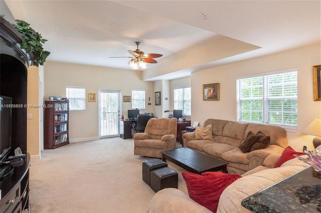 611 - 611 Sw 1 St Ter, Townhouse with 3 bedrooms, 4 bathrooms and null parking in Pompano Beach FL | Image 9
