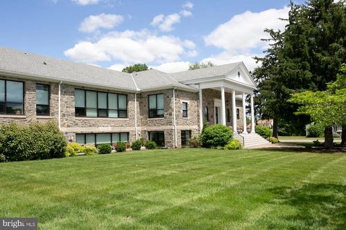 c216-29 E 1st Ave, TRAPPE, PA, 19426-2077 | Card Image