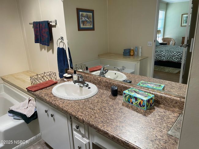 main bath | Image 22