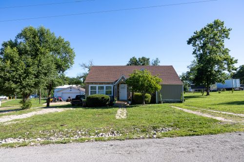 339 1st St, Summersville, MO, 65571-9243 | Card Image