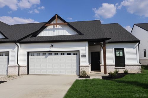 5717 White Pine Ln, Fairfield Twp, OH, 45011-4588 | Card Image