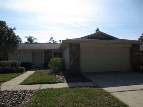 2820 Lomond Dr, PALM HARBOR, FL, 34684-2718 | Card Image