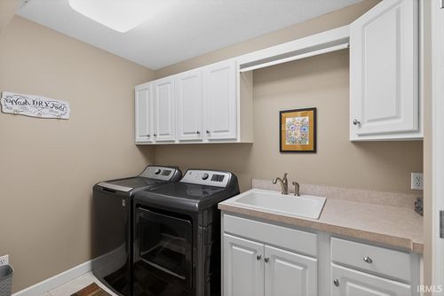 3327 Bridgetown Rd, Bristol, IN, 46507-8765 | Card Image