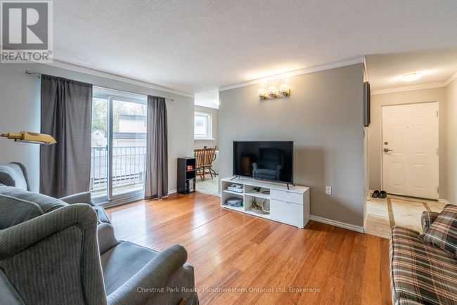 7 - 37 Conroy Cres, Condo with 2 bedrooms, 1 bathrooms and 1 parking in Guelph ON | Image 17