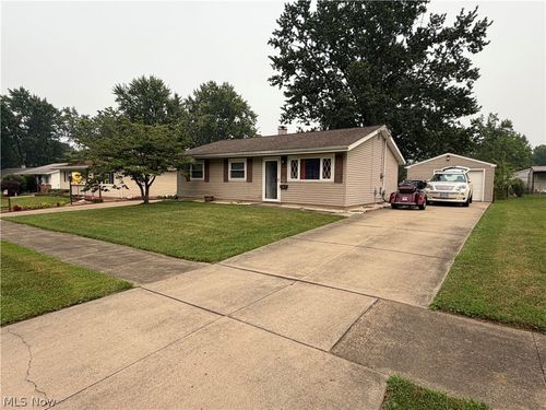 3334 Tanya Ave Nw, Warren, OH, 44485-1321 | Card Image
