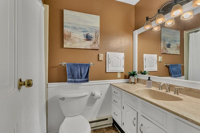 Upper level Full Bathroom | Image 18