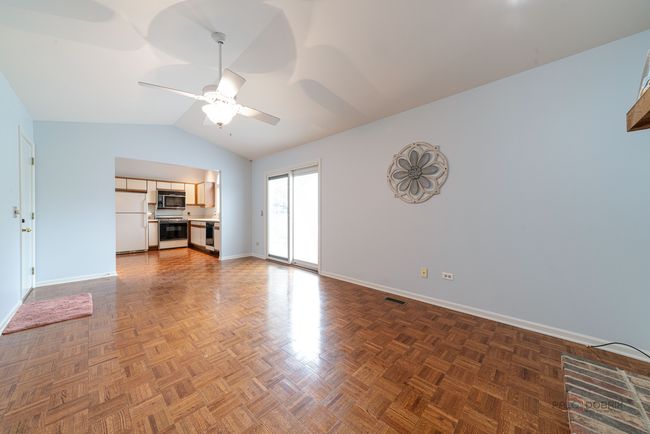 2021 Liberty Ln, House other with 3 bedrooms, 2 bathrooms and 2 parking in Gurnee IL | Image 12