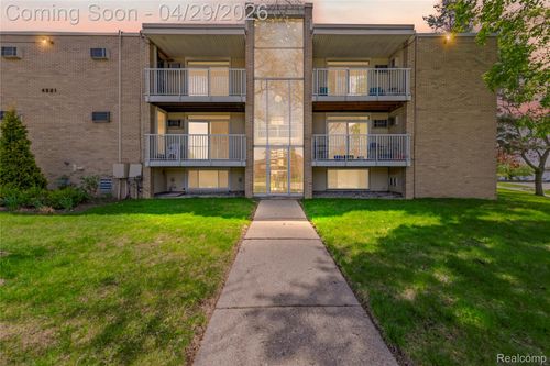 n-10-4921 Crooks Road, Royal Oak, MI, 48073 | Card Image