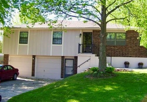 17815 Greentree Ave, Independence, MO, 64057-1092 | Card Image