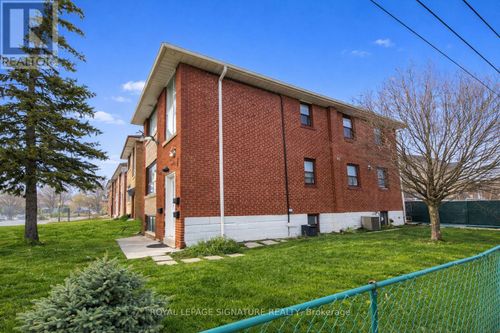 main-floor-5 Wesley Street, Toronto (Mimico), ON, M8Y2W4 | Card Image