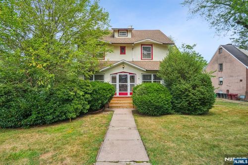 20 Saint Pauls Pl, Nutley, NJ, 07110-1138 | Card Image