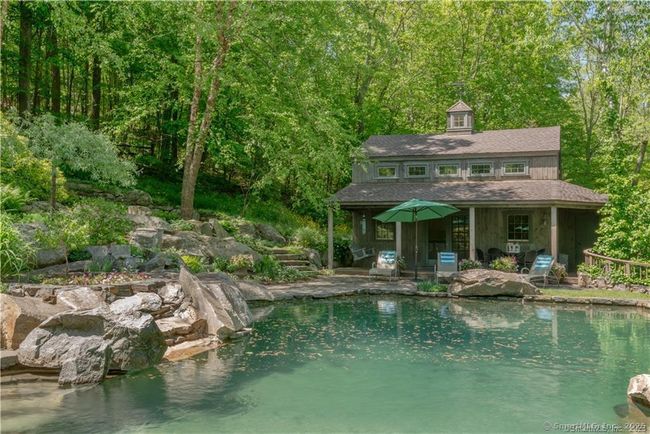 Free form Gunite pool to pool house | Image 27