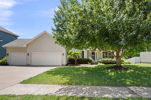 1198 Bridgeview Pl, Le Claire, IA, 52753-9002 | Card Image