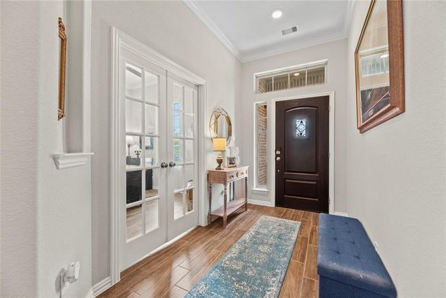 Front entryway | Image 6