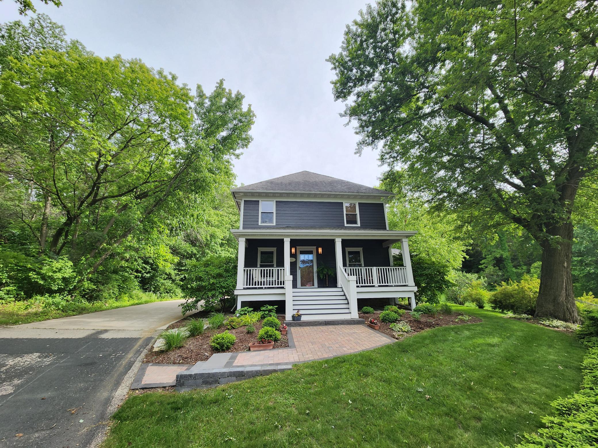 Bluff Ave, Saint Charles, MN 55972