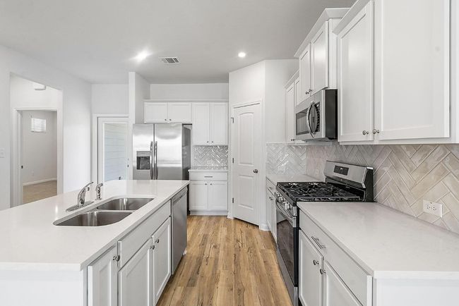 633 Salamander St, House other with 3 bedrooms, 2 bathrooms and 2 parking in San Marcos TX | Image 13