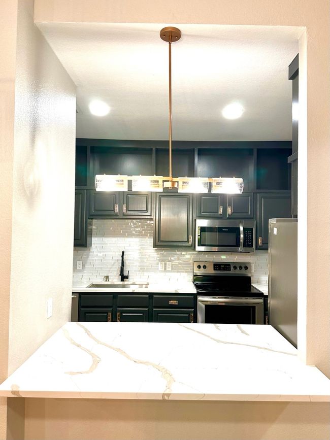 901 Se 10 Th St, Home with 3 bedrooms, 2 bathrooms and null parking in Grand Prairie TX | Image 8