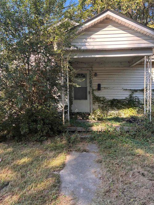 859 S Thornton Ave, Piggott, AR, 72454-3324 | Card Image