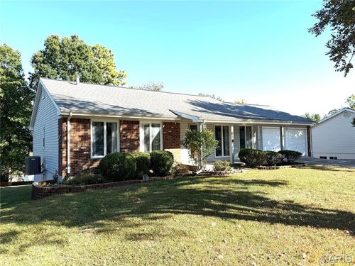828 Country Heights Ct, Manchester, MO, 63021-5649 | Card Image