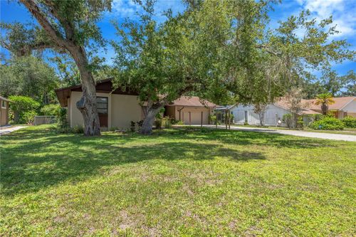 213 Whispering Oaks Court, SARASOTA, FL, 34232 | Card Image