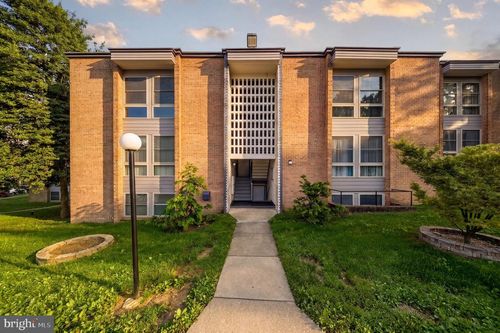 301-22-2202 Greenery Ln, SILVER SPRING, MD, 20906-3618 | Card Image