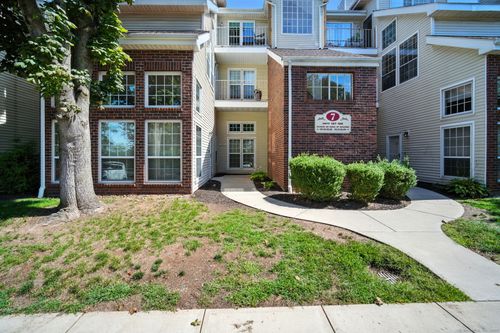 113-113 Carriage Crossing Ln, Middletown, CT, 06457-5831 | Card Image