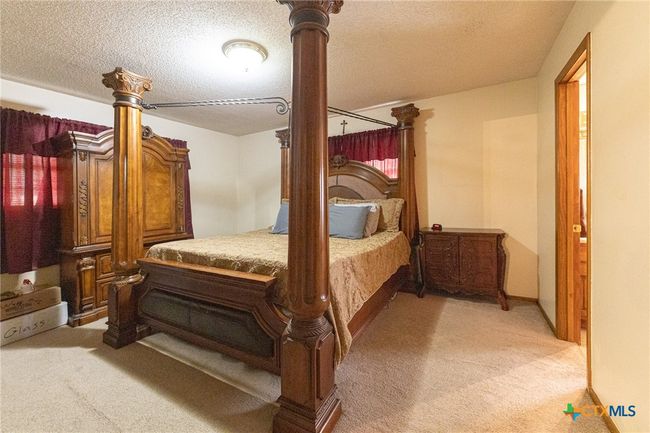 911 S Peck St, House other with 3 bedrooms, 2 bathrooms and null parking in Shiner TX | Image 14