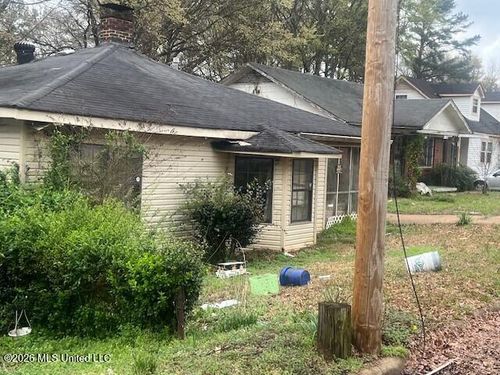 1135 S Mound St, Grenada, MS, 38901-4242 | Card Image