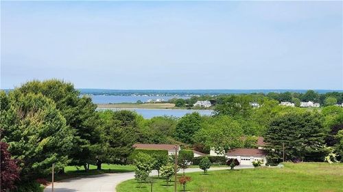 272-272 N Farm Dr, Bristol, RI, 02809-1560 | Card Image