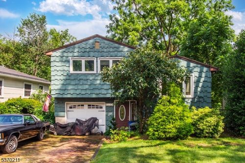 10 Riverside Dr, Denville, NJ, 07834-2133 | Card Image