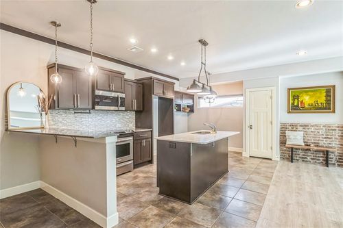 17800 Black Hawk Cir, Edmond, OK, 73012-7132 | Card Image