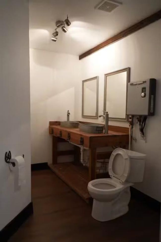 restroom on main side | Image 12