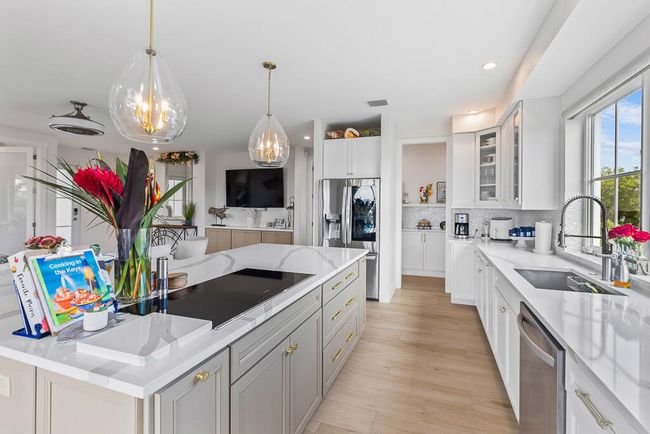 261-W-Seaview-Drive-kitchen-c | Image 10