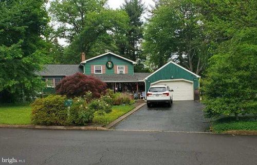700 Gordon Dr, YARDLEY, PA, 19067-3806 | Card Image