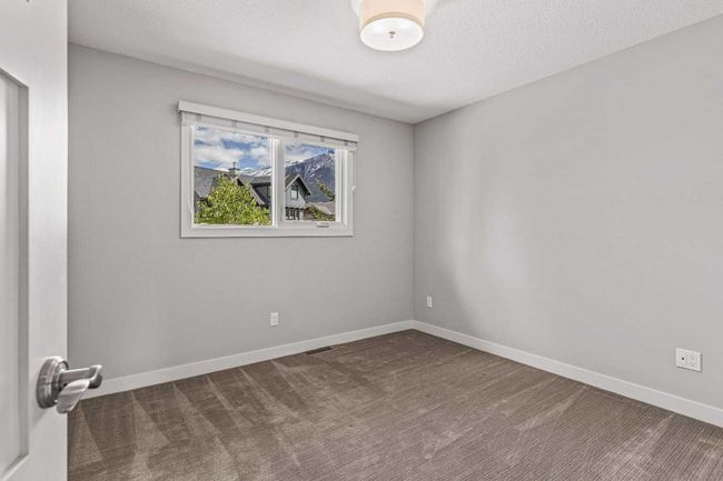 949 13 St, House other with 3 bedrooms, 2 bathrooms and 4 parking in Canmore AB | Image 20