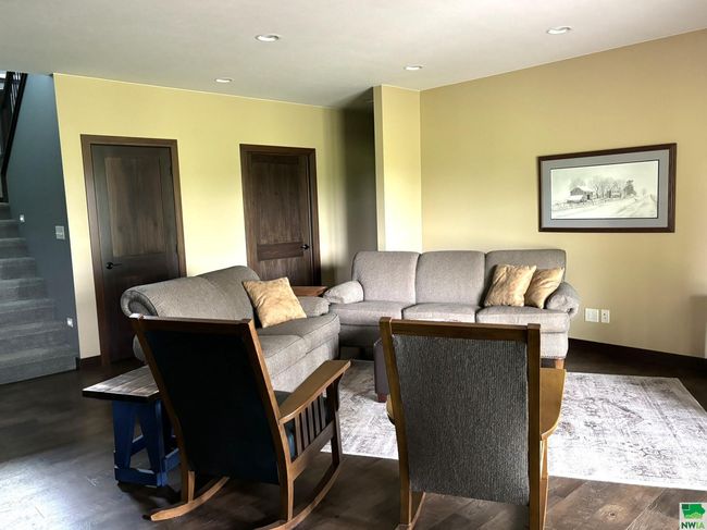 925 Sunrise Trl, House other with 5 bedrooms, 3 bathrooms and null parking in Sioux Center IA | Image 28