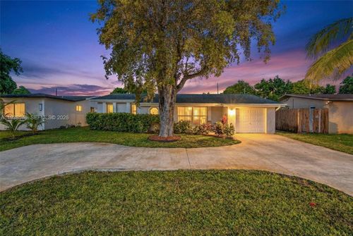 8561 Miramar Pkwy, Miramar, FL, 33025-2853 | Card Image